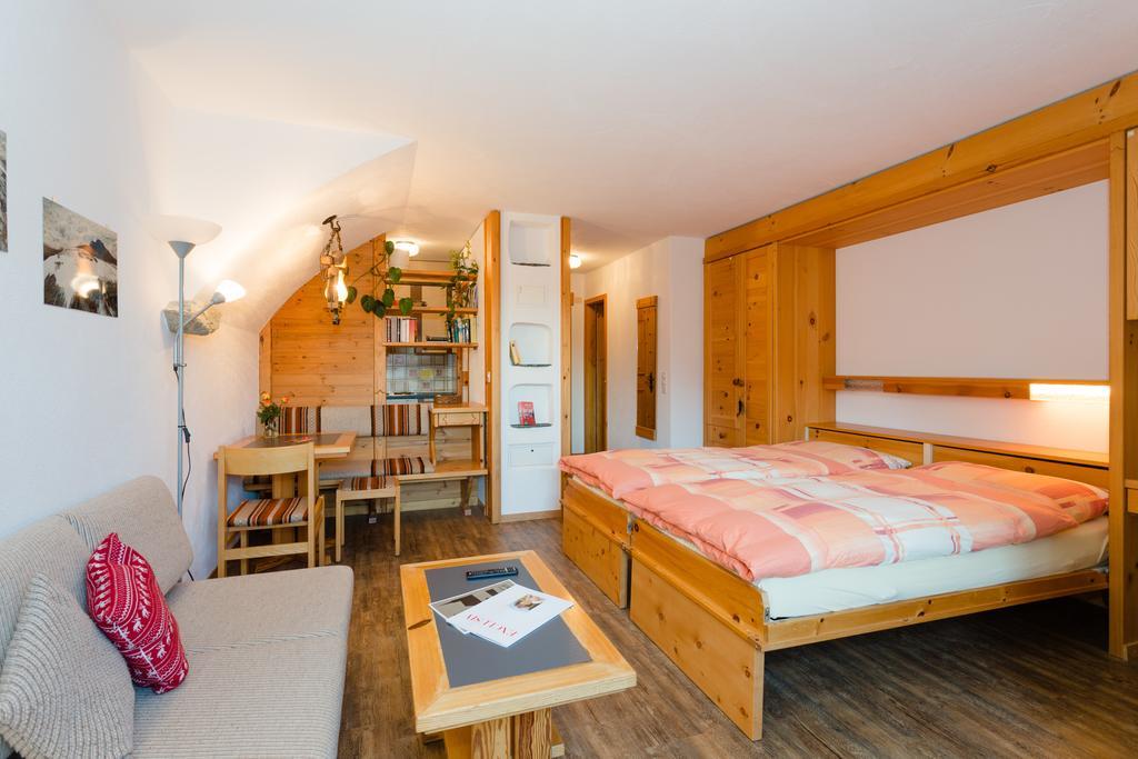 Hotel B&B Susom Surlej 席尔瓦普拉纳 外观 照片
